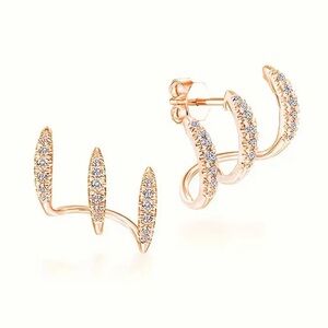 Vibrant Curved Rose Gold Claw Design Stud Earrings